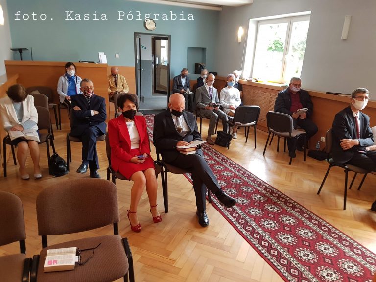 SOBOTNIE NABOŻEŃSTWA I CHRZEST